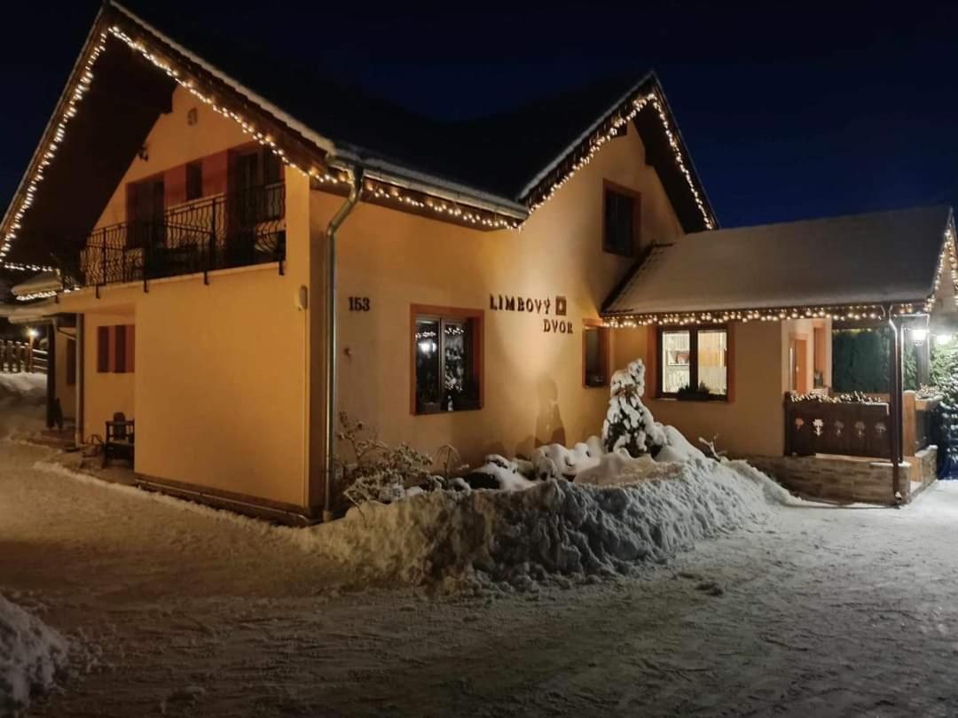 Pezion Limbovy Dvor Hotel Vrbov Ngoại thất bức ảnh