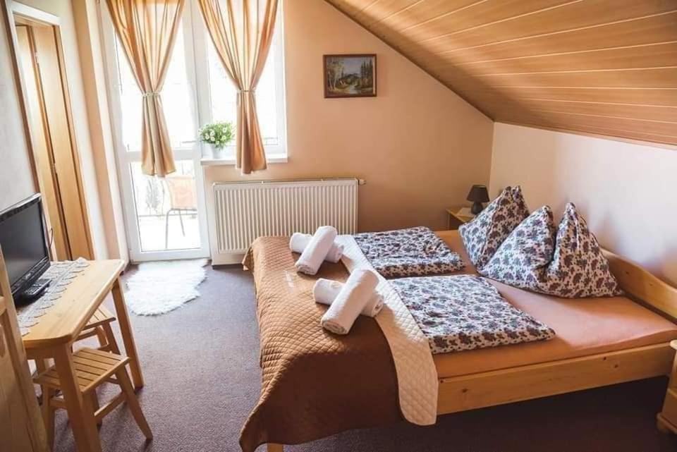 Pezion Limbovy Dvor Hotel Vrbov Ngoại thất bức ảnh