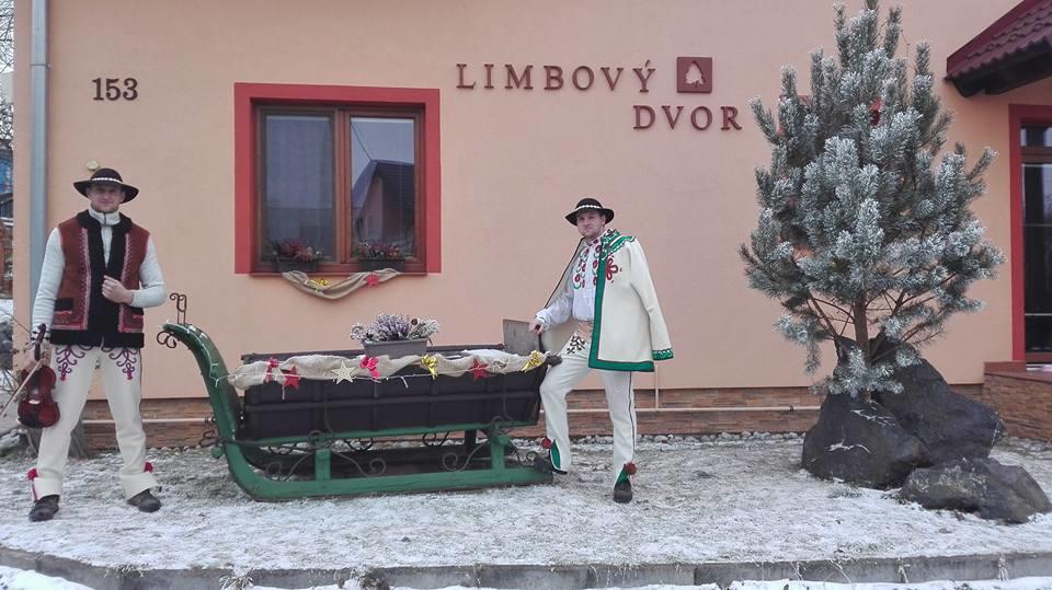 Pezion Limbovy Dvor Hotel Vrbov Ngoại thất bức ảnh