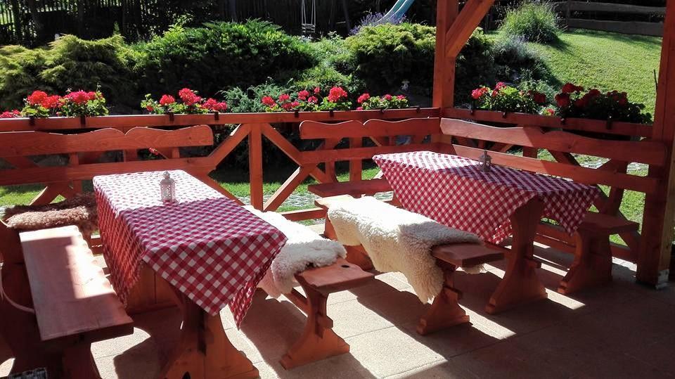 Pezion Limbovy Dvor Hotel Vrbov Ngoại thất bức ảnh