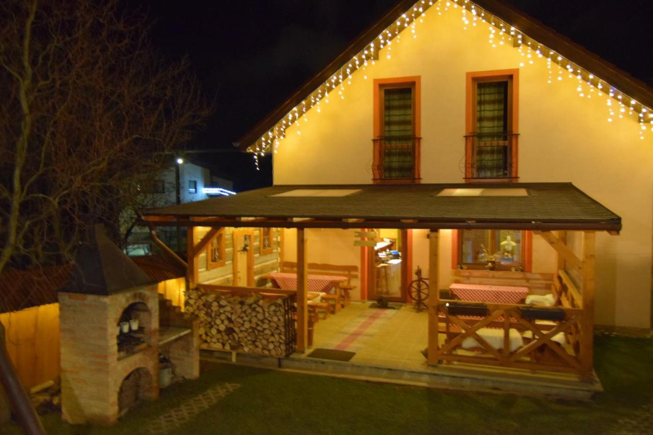 Pezion Limbovy Dvor Hotel Vrbov Ngoại thất bức ảnh