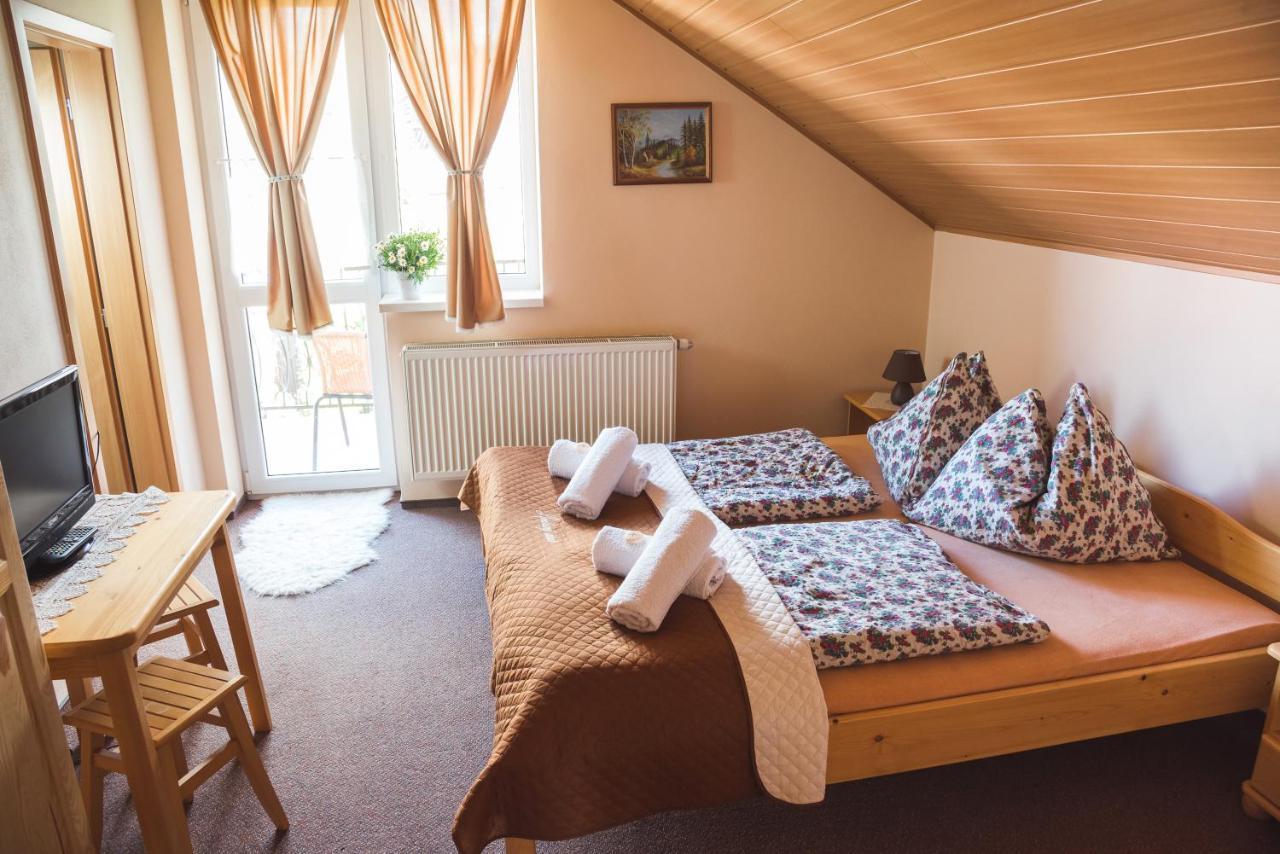 Pezion Limbovy Dvor Hotel Vrbov Ngoại thất bức ảnh
